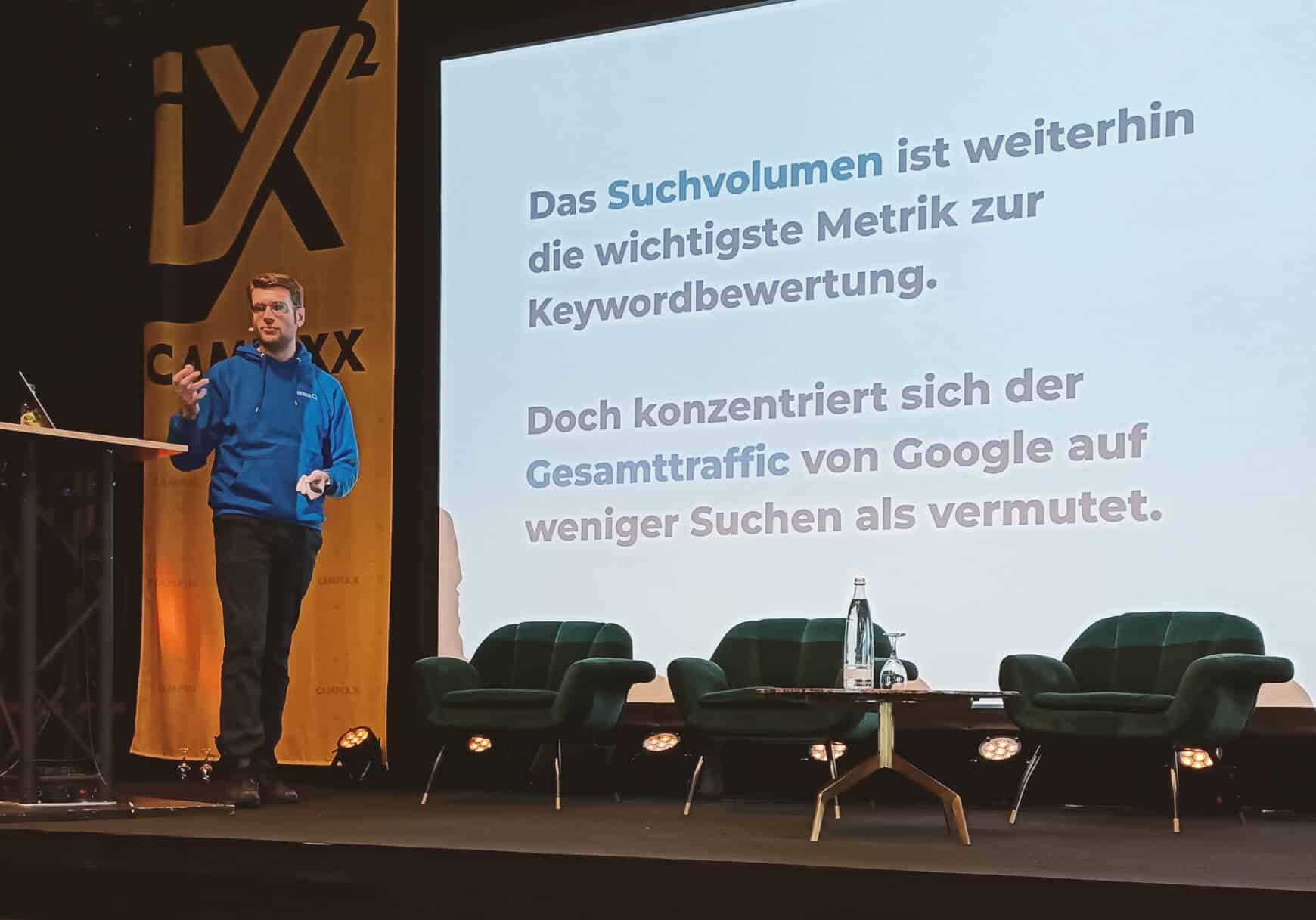 Johannes Beus von Sistrix über die Bedeutung von Keywords im Online-Marketing 2023